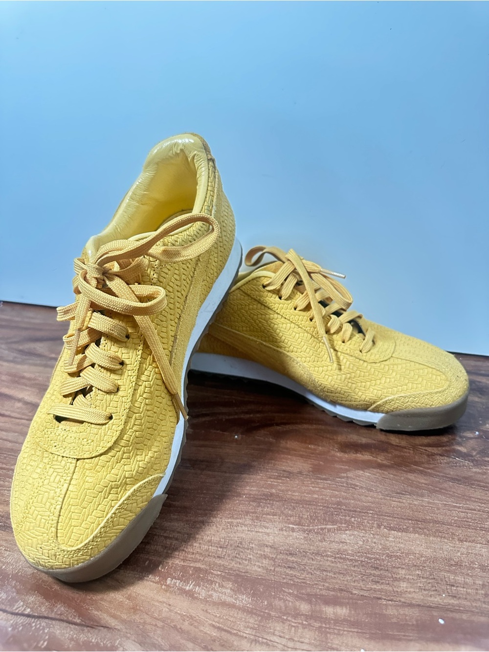 Woven Yellow Retro Low-Profile Sneakers – Sz 9.5